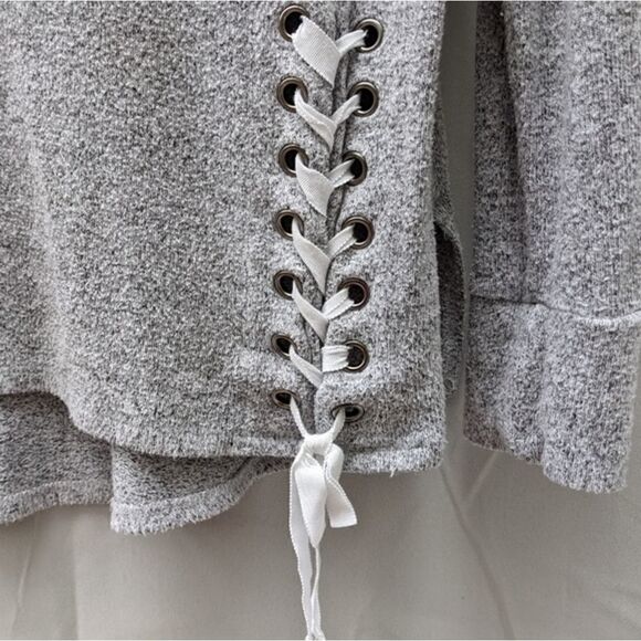 Simply Vera lightweight sweater top - Picture 2 of 7